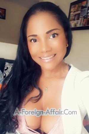 196678 - Yarleisy Age: 40 - Colombia