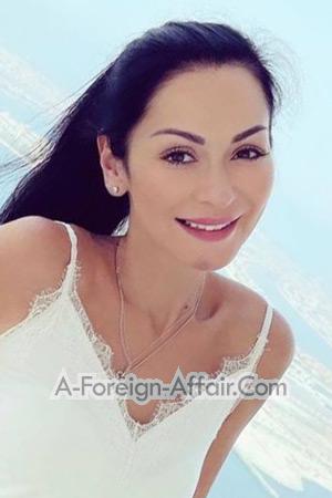 Natalia Dubai United Arab Emirates Women Age Traveling Learning French