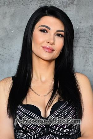 225257 - Yuliia Age: 47 - Ukraine