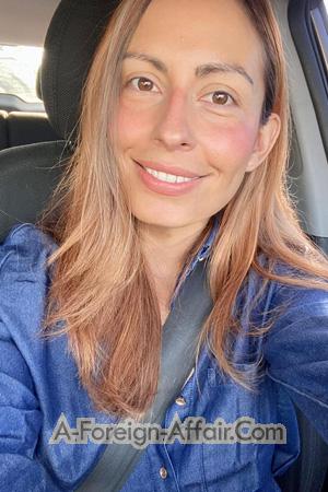 225607 - Laura Age: 37 - Costa Rica