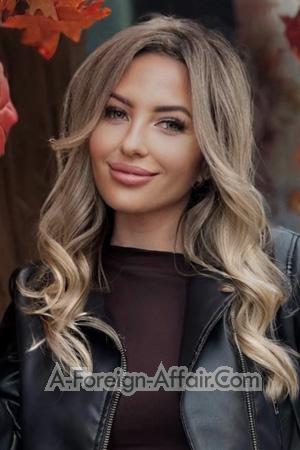 225765 - Yuliia Age: 37 - Ukraine