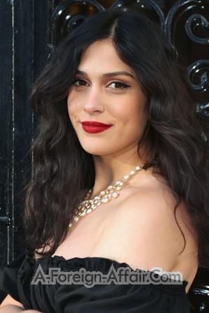 229074 - Emilia Age: 26 - Argentina
